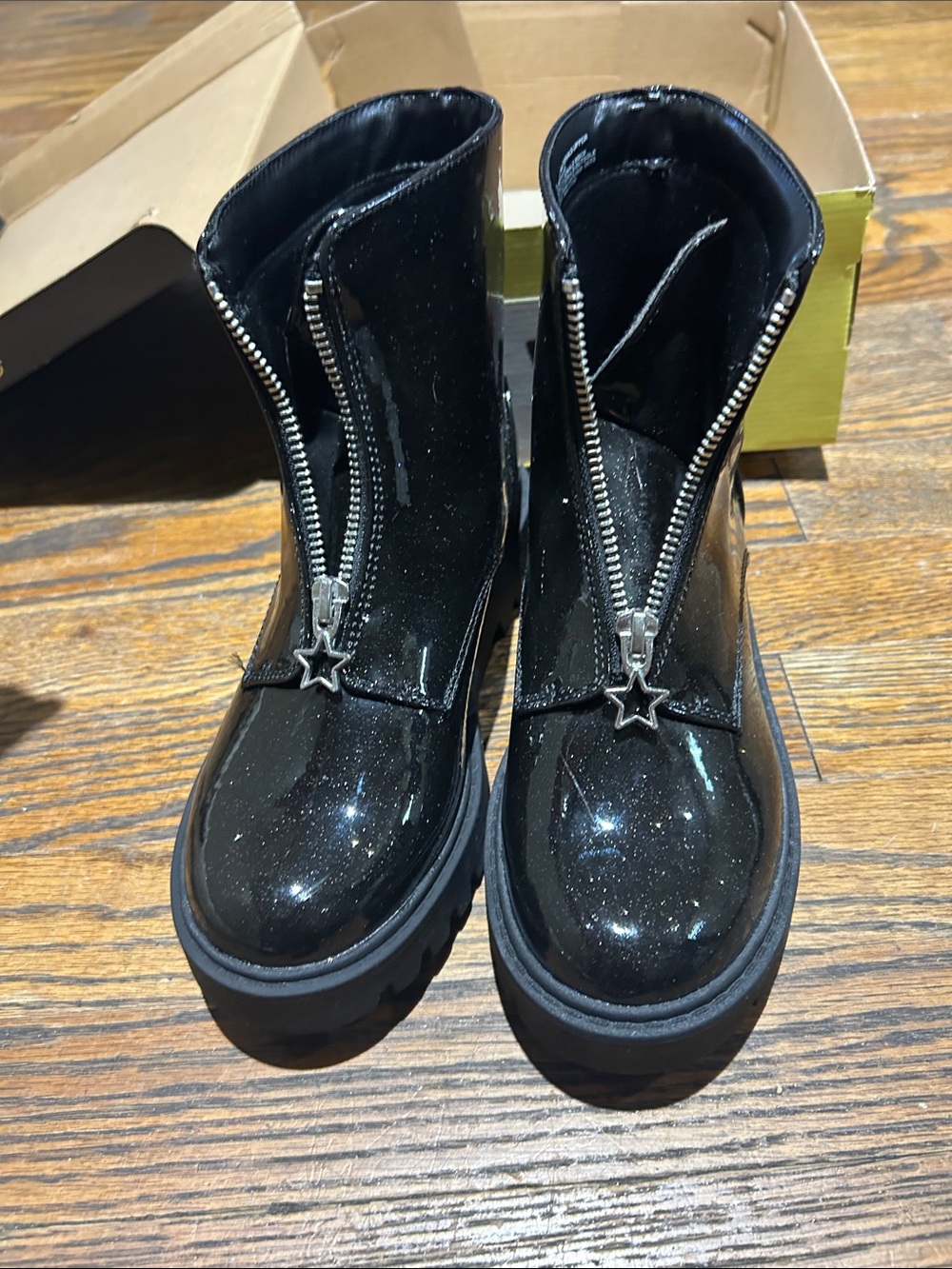 art class Black Patent Star-Zip Ankle Booties new with box - Picture 5 of 10